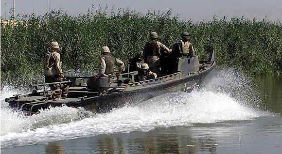 Military Photos Patrolling the Tigris